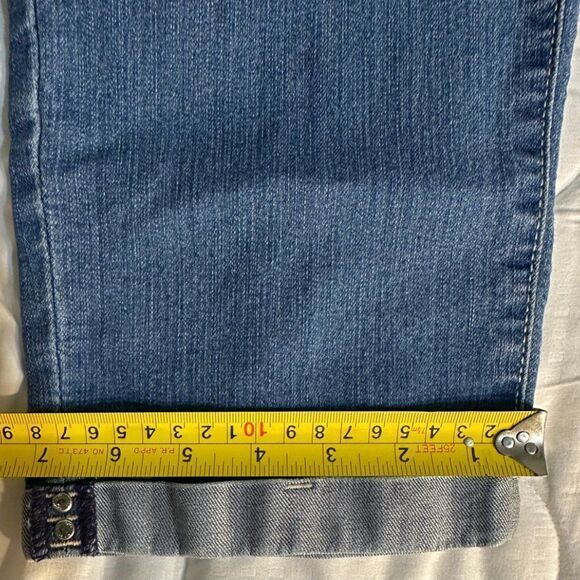 NYDJ Jeans Size 8 Capri 20 Inch Inseam - Picture 9 of 13